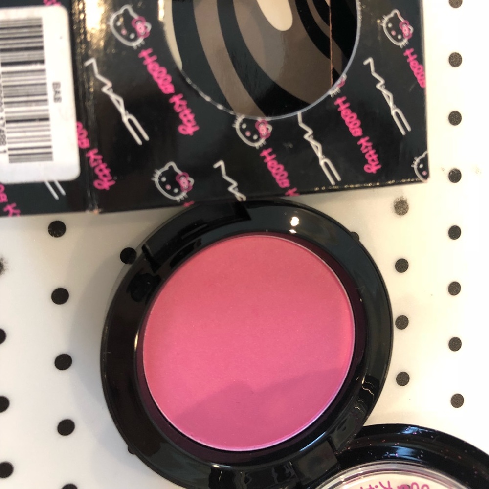 MAC HELLO KITTY BNIB LE BLUSH TIPPY